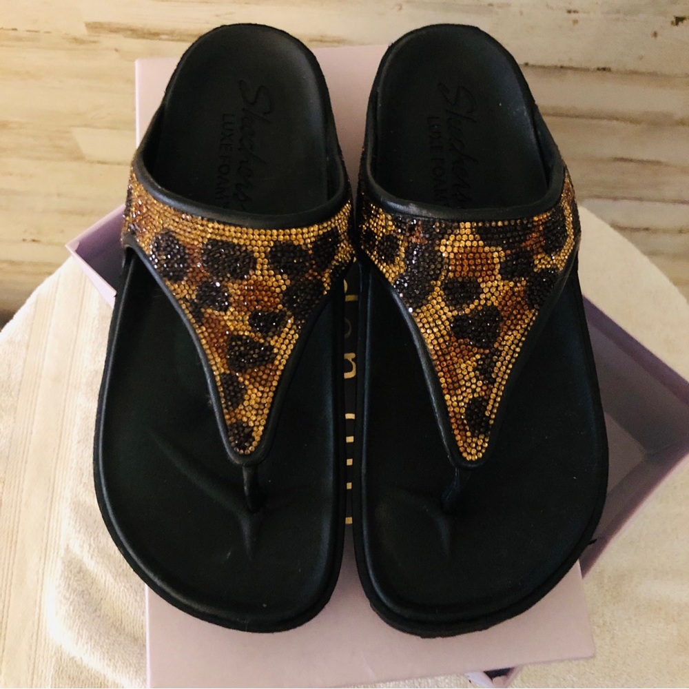 Skechers black/leopard sequin sandals size 8